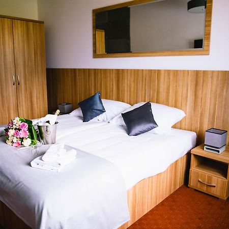 טורק Hotel Turkovia מראה חיצוני תמונה