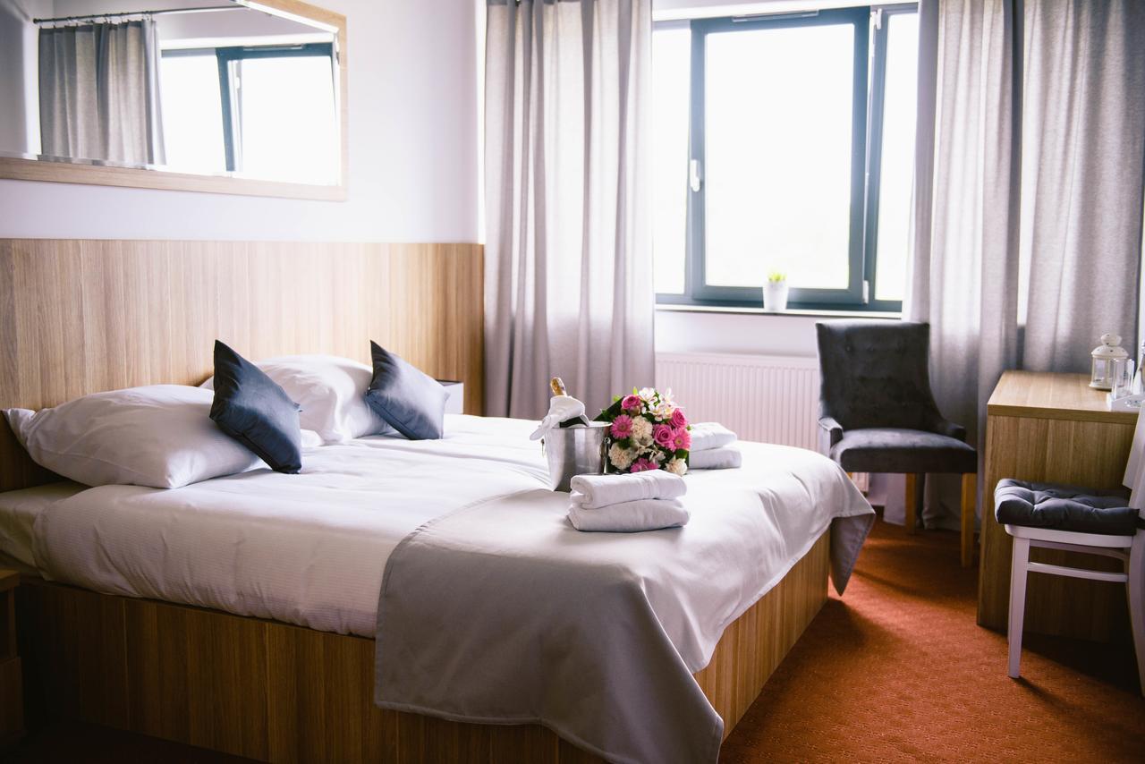 טורק Hotel Turkovia מראה חיצוני תמונה